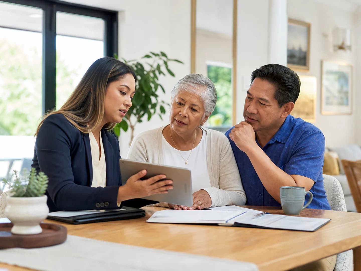 Axzons Homecare coordinator reviewing a personalized care membership plan with a family